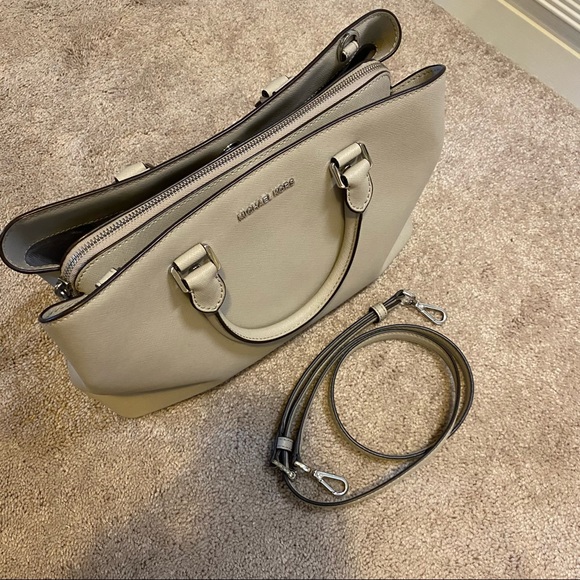 Michael Kors Savannah Large Saffiano Leather Satchel in Cement - Picture 4 of 5